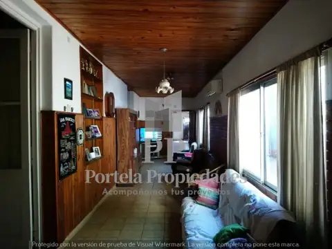 Casa en Venta con 2 cocheras