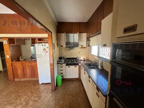 Casa 5 ambientes con 3 baños