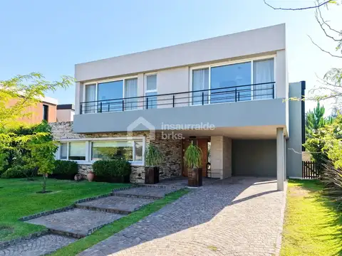 Casa 5 ambientes en Venta en Cabos del Lago, Nordelta – Piscina, Jardín y Cochera Cubierta