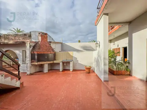 Importante Casa En Venta sobre Av. Alberdi