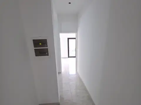 Oficina/Salon en alquiler sobre Av. 14