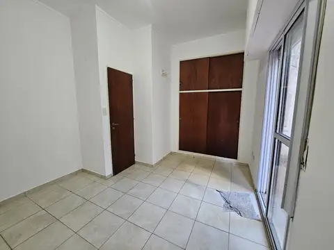 Departamento en Alquiler en Plaza Rocha, $ 450.000
