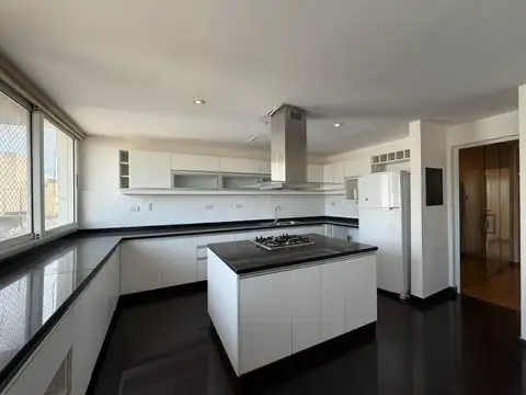 Departamento en Venta de 4 dormitorios