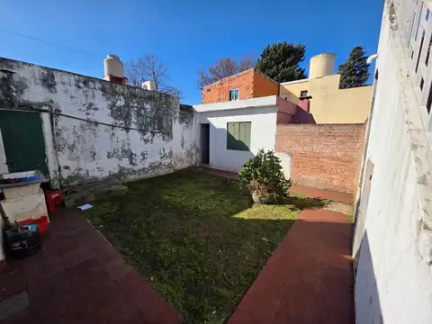 En Venta en El Palomar | Dos Viviendas Independientes Sobre un Mismo Lote F: 11203