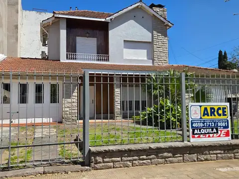 CASA EN ALQUILER EN HAEDO USO PROFESIONAL O COMERCIAL