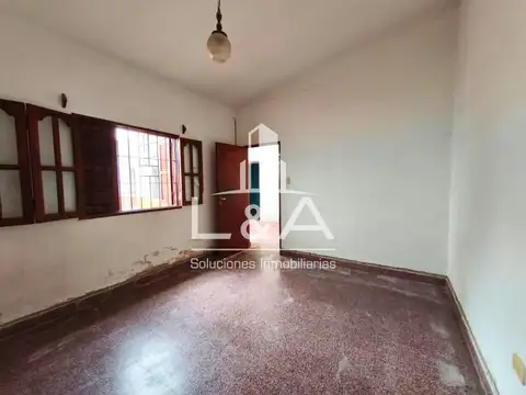 Casa en Alquiler con 1 cochera