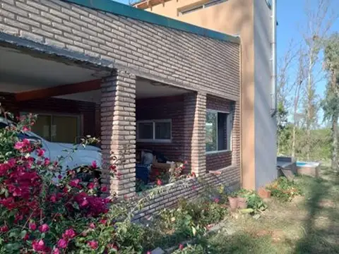 Casa 5 ambientes con 2 baños
