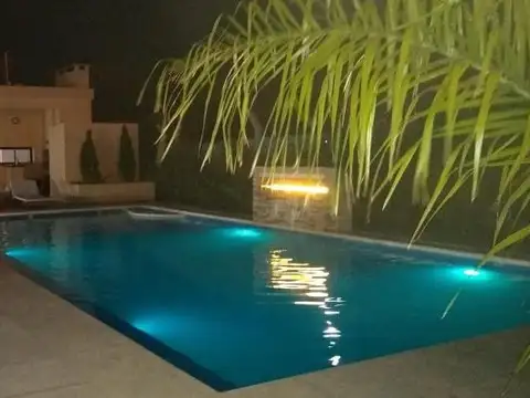 Quinta en venta -3 Baños - 350Mts2 - Lobos
