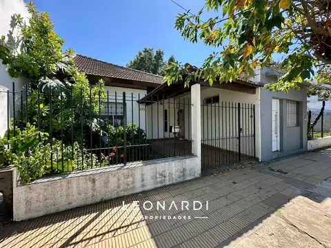 OPORTUNIDAD! Casa y monoambiente en Escobar centro - ID 5706