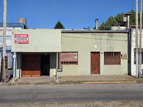 Casa en Venta tres habitaciones y cochera