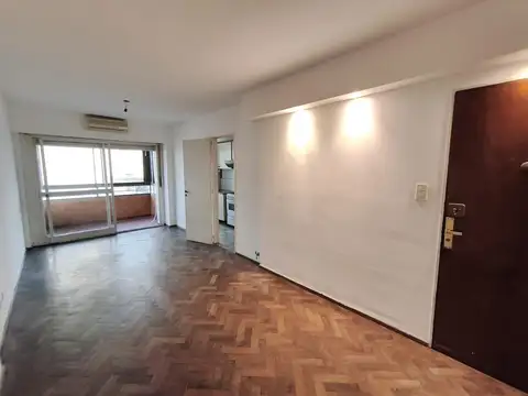 Semipiso con balcon al frente 2 dormitorios living cocina separada Rosario