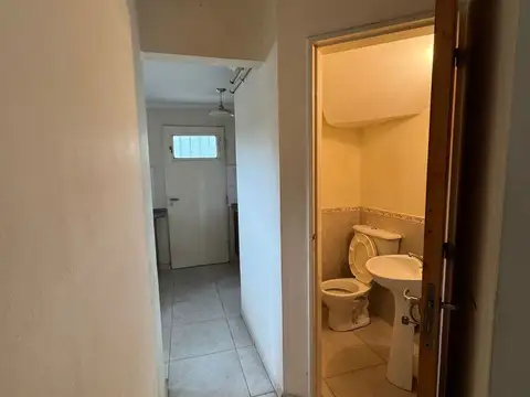 VENTA CASA 2 DORM PATIO COCHERA LAS VIOLETAS