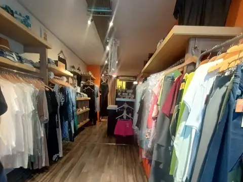 VENTA FONDO DE COMERCIO ROPA FEMENINA