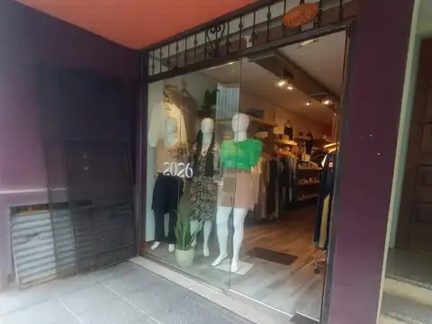 VENTA FONDO DE COMERCIO ROPA FEMENINA