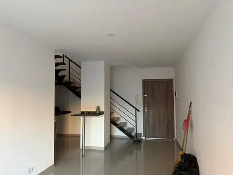 Depto Tipo Casa 2 ambientes con 1 baño
