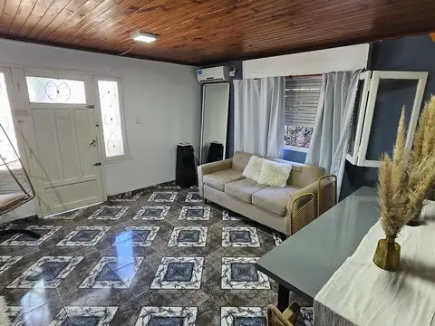 Casa 5 ambientes con 1 baño