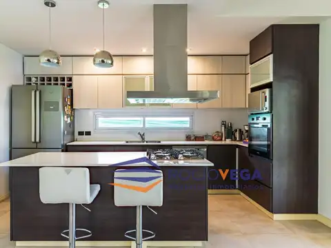 Casa en venta en  La Cesarina