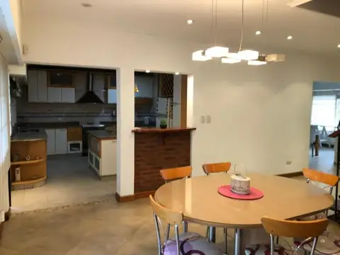CASA EN VENTA EN IMPECABLE ESTADO