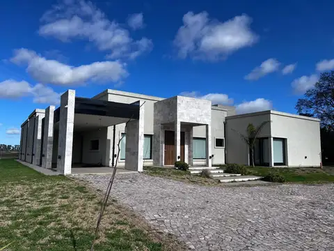 Av. Pereda S/N, Maximo Paz al 1800