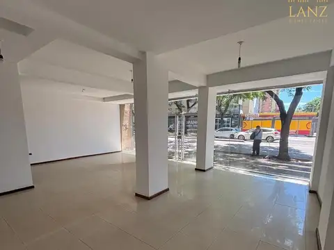 LOCAL COMERCIAL EN ALQUILER - GUEMES