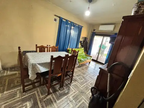 CASA EN VENTA 400M2+3DEPTOS+PARRILLA, PATIO JCPAZ