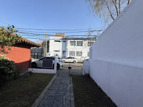 Casa 5 ambientes con 1 baño