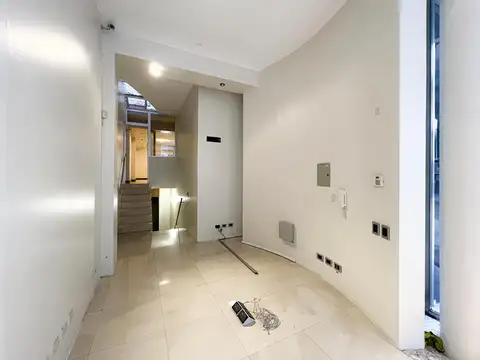 Oficina 5 ambientes con 1 baño