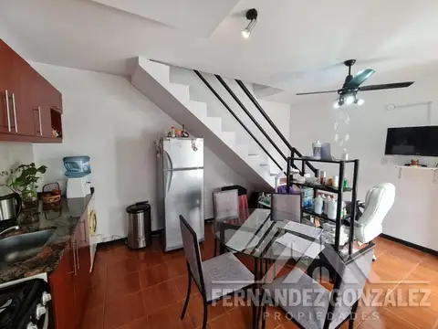 Depto Tipo Casa en Venta con 1 cocheras