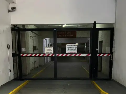 VENTA COCHERA PLENO CENTRO 