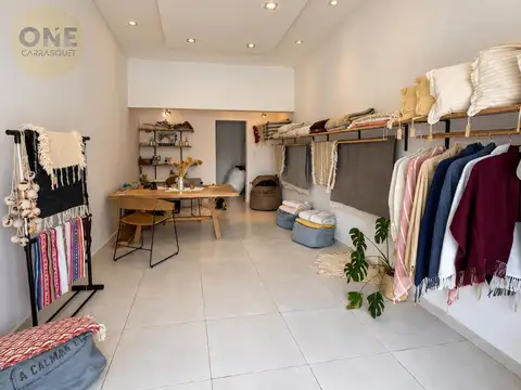 Local en alquiler - City Bell, 472 e/ 14a y 14b 