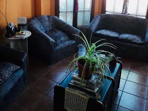 Casa más monoambiente en venta en Córdoba!