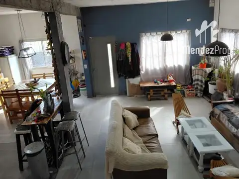 Casa 3 ambientes con 2 baños