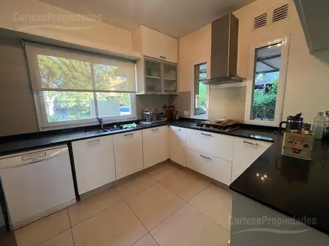 Casa en Alquiler al Oeste