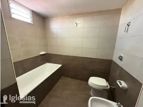 Departamento de 3 ambientes en alquiler en Tapiales