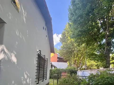 Casa en Venta con 3 cocheras