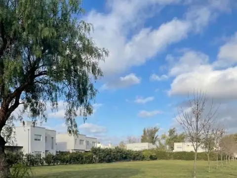 Terreno en Venta en Pilar del Este - Santa Guadalupe, USD 75.000