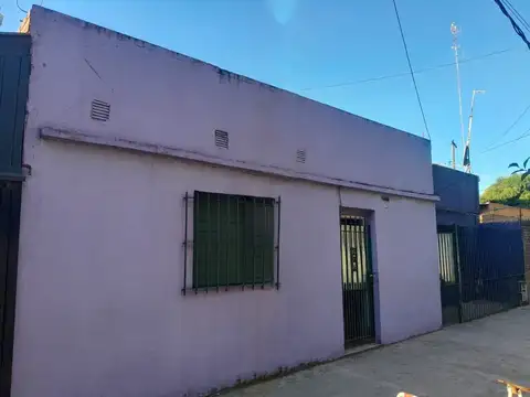 CASA 4 AMBIENTES EN VENTA CON PATIO MAS DEPTO