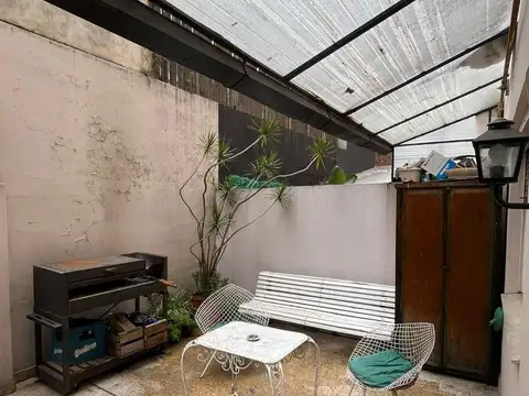 ALQUILER - TRES AMBIENTES CON PATIO Y PARRILLA - RECOLETA