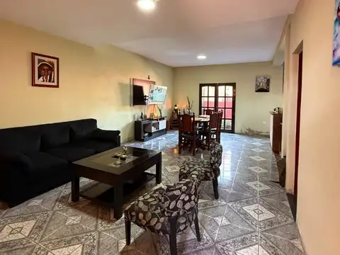 Casa 4 ambientes con 3 baños