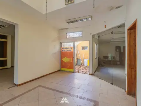 Local en Alquiler 83 años