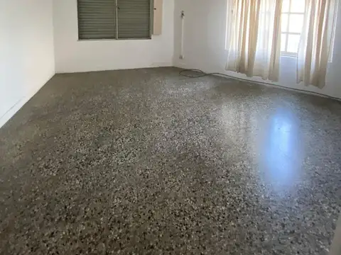 Depto Tipo Casa en Venta 45 años