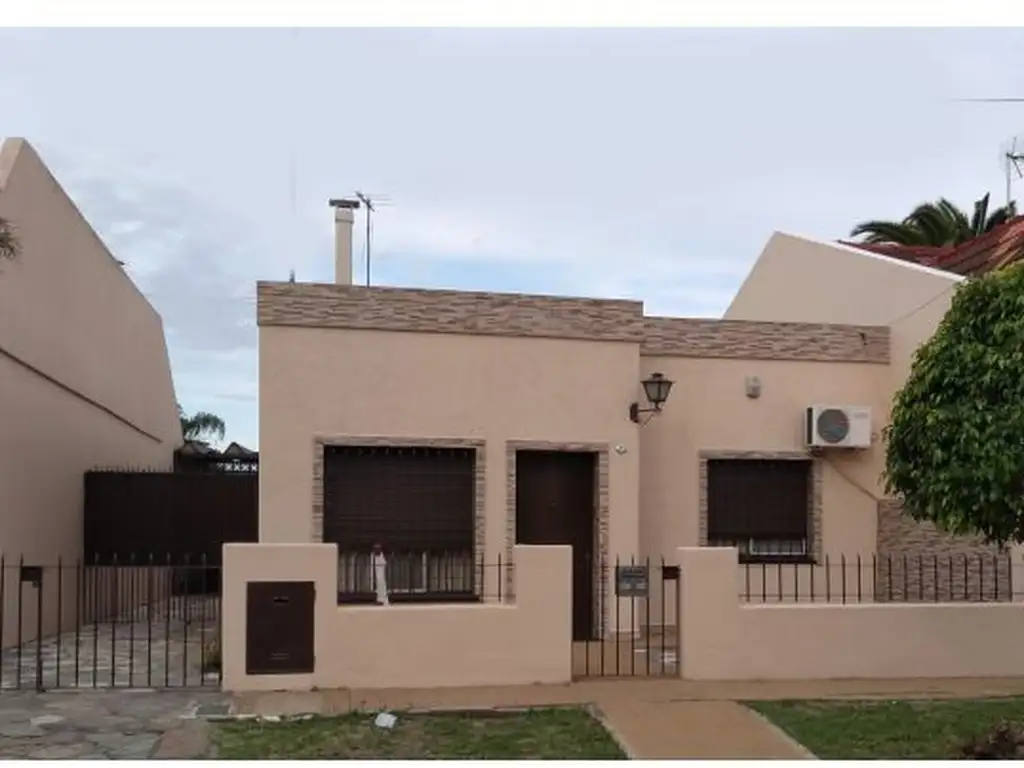 Concejal Horacion Julian 1400 , Piso 0