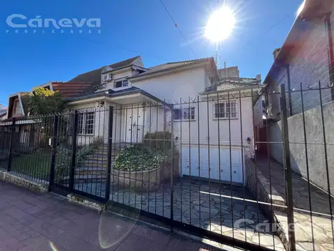 Espectacular casa con jardin y pileta