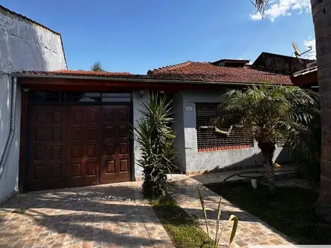 Casa en venta c/ cochera en José C. Paz