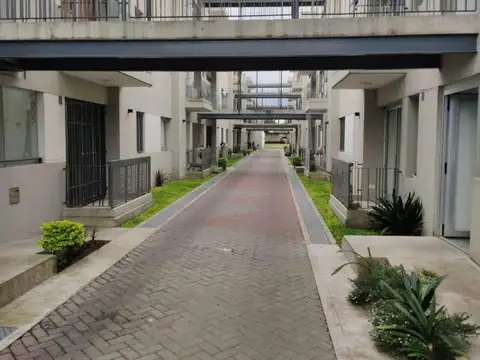 Venta departamento 2 ambientes en Banfield Este con cochera