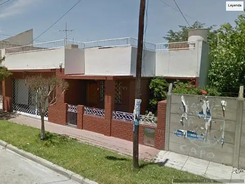 Casa en venta - 4 Dormitorios 2 Baños - Cochera - 207Mts2 - Quilmes