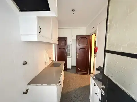 Larrea 700, Piso 2