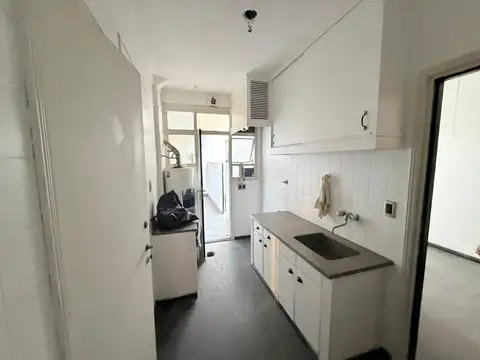 Departamento en venta - 5 ambiente + dep + patio - Balvanera