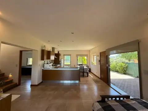 VENTA: casa de cuatro dormitorios con galería y cochera. Tierra de Sueños 3, Roldán