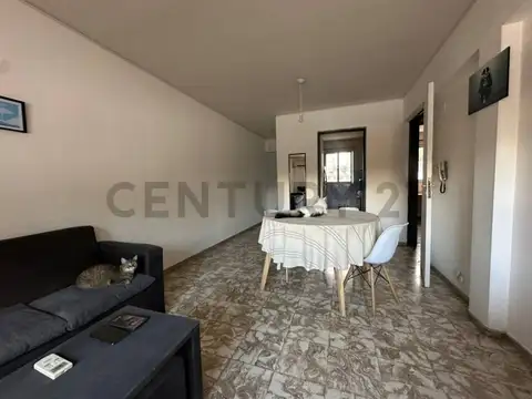 Montecaseros 300, Piso 1